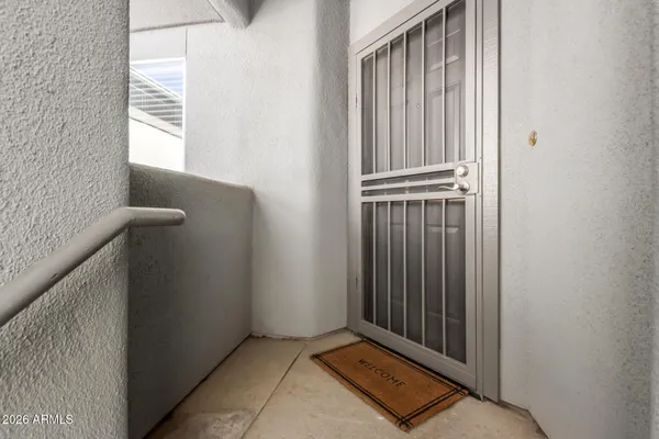 $339,900 | 7401 West Arrowhead Clubhouse Drive, Unit 2079, Glendale, AZ 85308