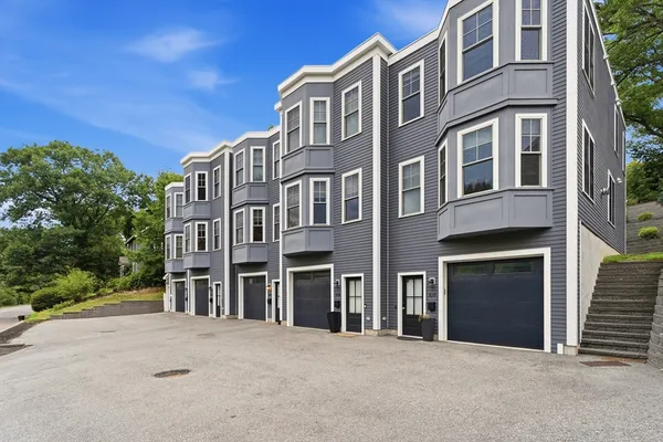 $819,999 | 577 Baker Street, Unit 581, Boston, MA 02132