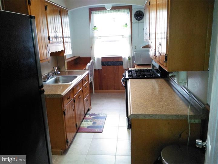 345 Hampden Road Upper Darby, PA 19082 - Photo 2 of 14 Kitchen