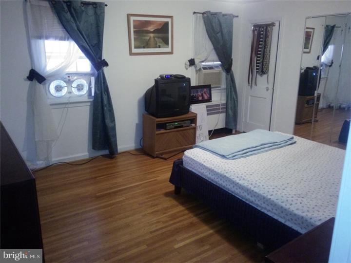 345 Hampden Road Upper Darby, PA 19082 - Photo 9 of 14 Bedroom - Main