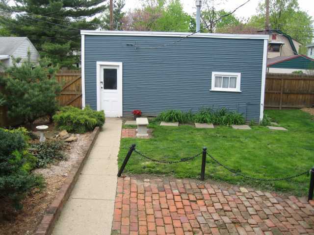 861 South Cassingham Road Columbus, OH 43209 - Photo 4 of 14