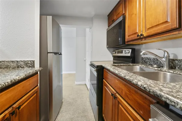 $1,400 | 2507 37th Street, Unit B, Galveston, TX 77550