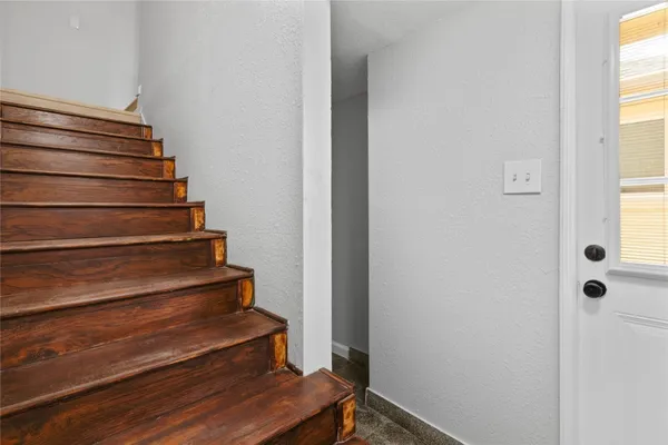 $1,400 | 2507 37th Street, Unit B, Galveston, TX 77550