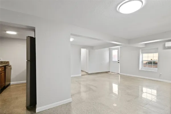 $1,400 | 2507 37th Street, Unit B, Galveston, TX 77550