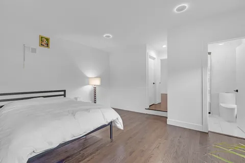 $1,200,000 | 1866 Berry Lane, Des Plaines, IL 60018