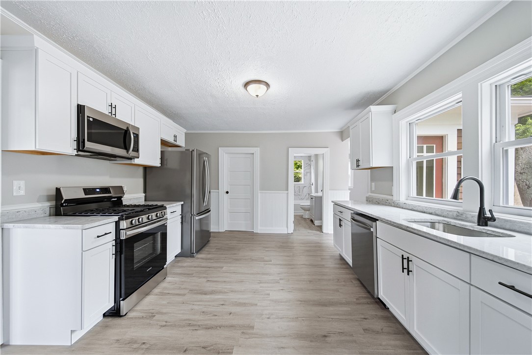 430 Cumberland Hill Road Woonsocket, RI 02895 - Photo 14 of 36