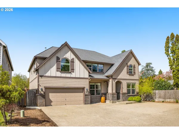 a view of a house with a outdoor space