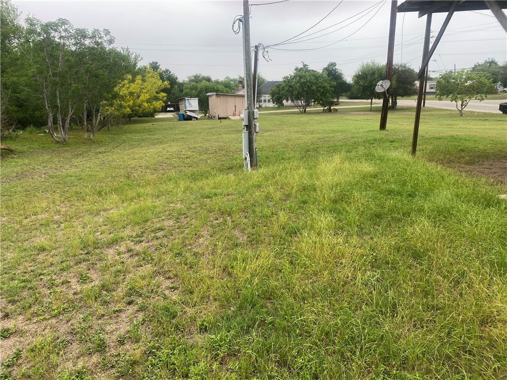 908 Power Street Refugio, TX 78377 - Photo 2 of 10