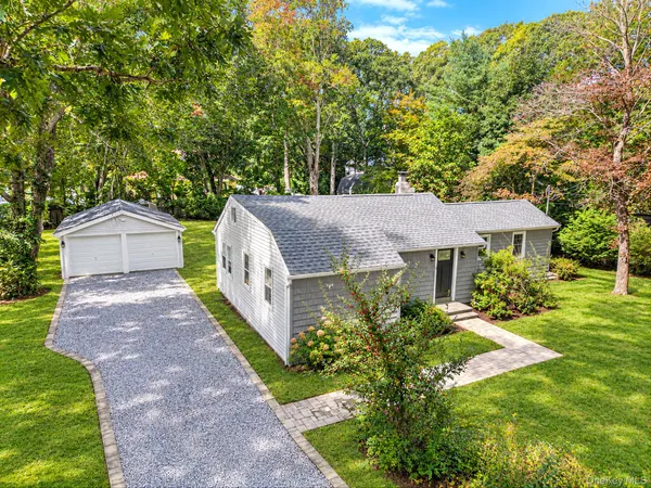 $599,000 | 4 Oak Lane, Coram, NY 11727