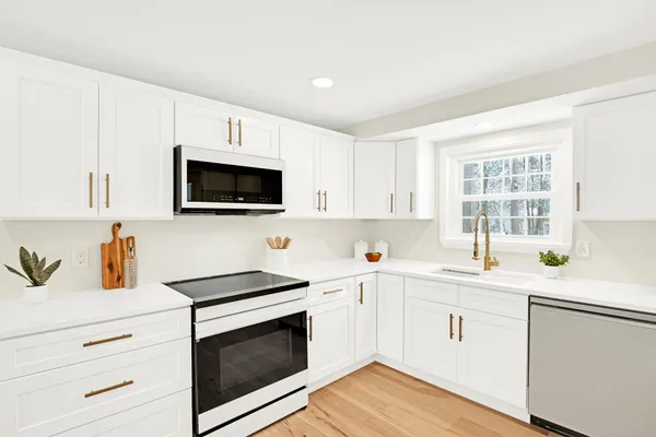 $825,000 | 7 Winterbrook Drive, York, ME 03909
