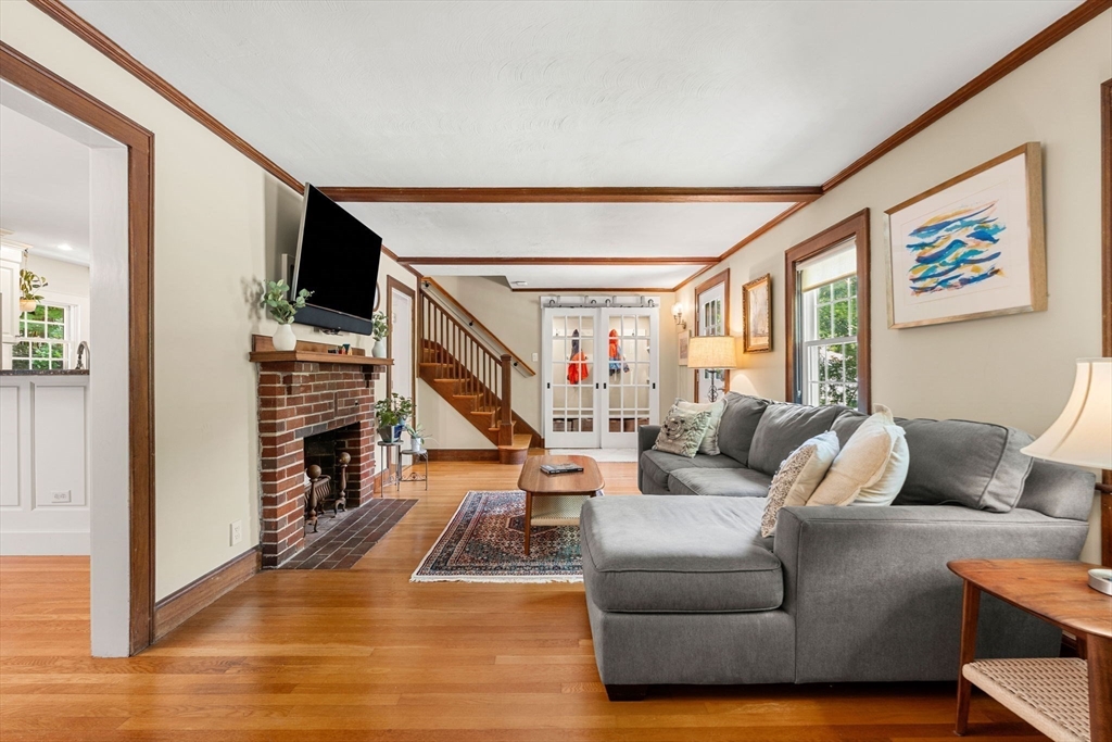 4 Daniels Street Lexington, MA 02421 - Photo 5 of 40