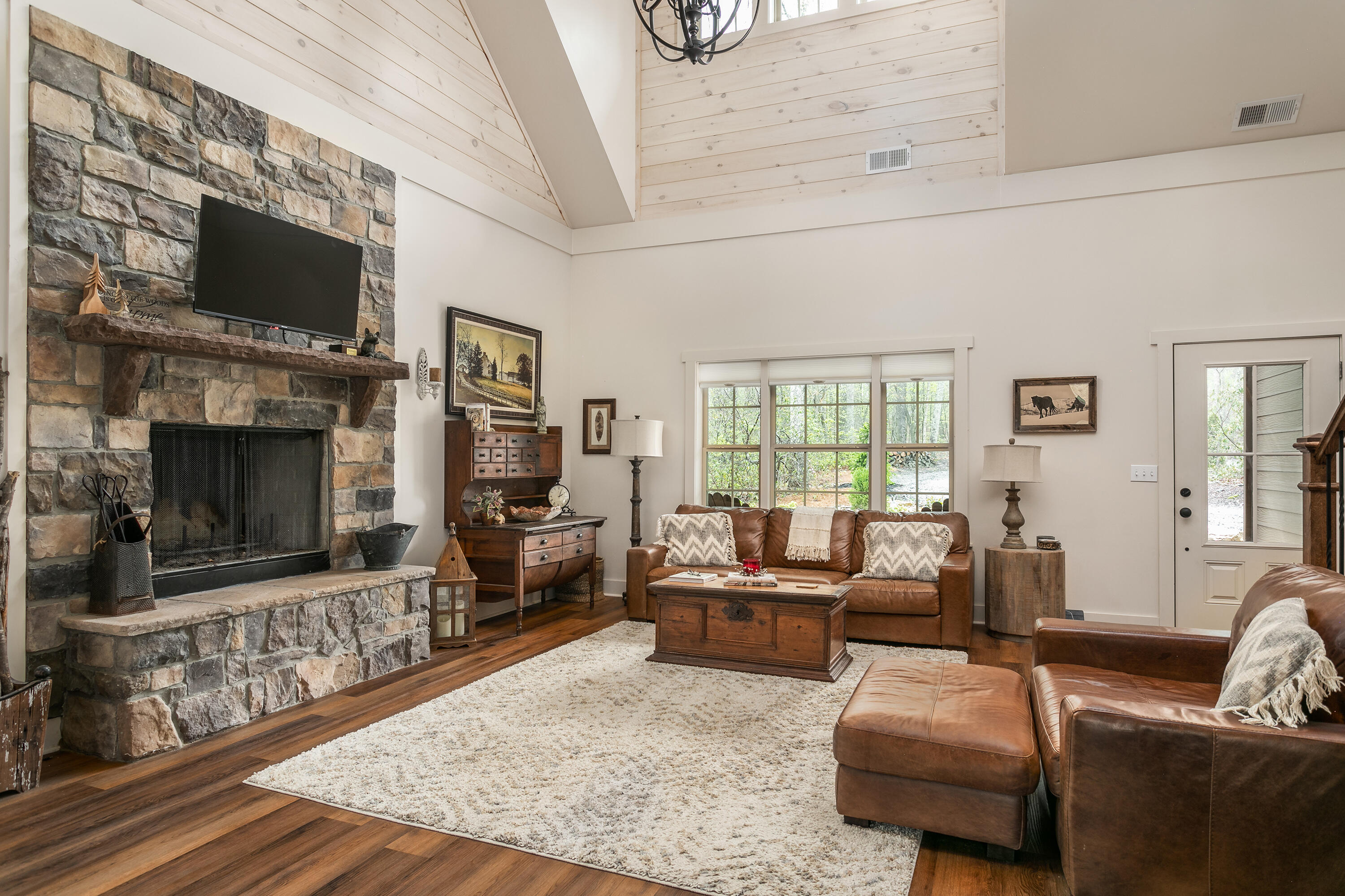 216 Browhaven Lane Rising Fawn, GA 30738 - Photo 10 of 39 216 Browhaven Ln_Living Room 2