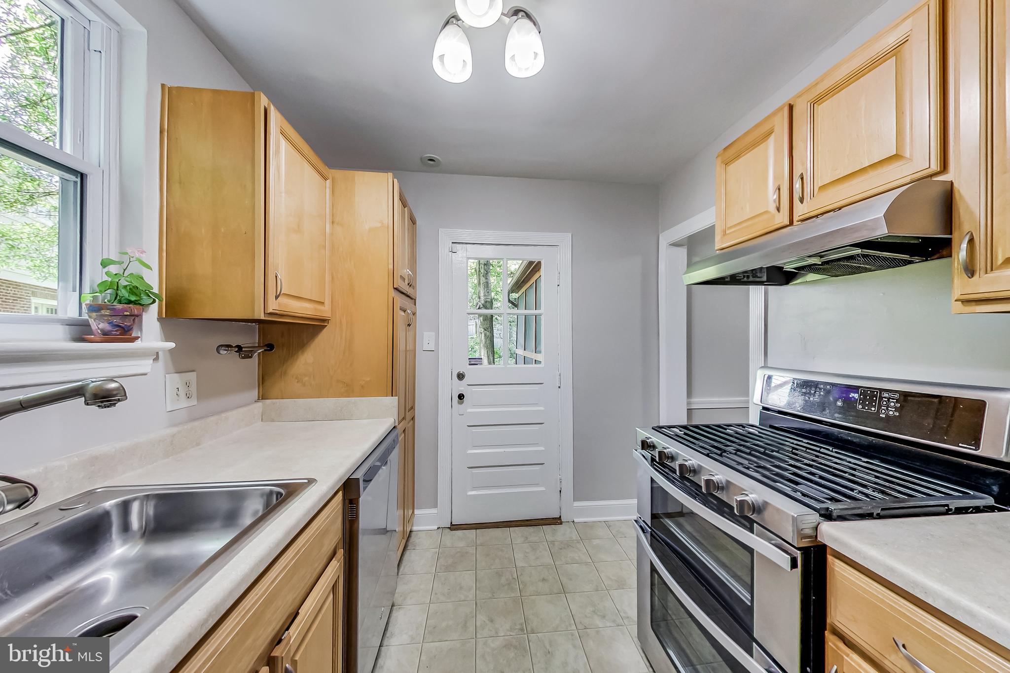 9 Lauer Terrace Silver Spring, MD 20901 - Photo 14 of 41
