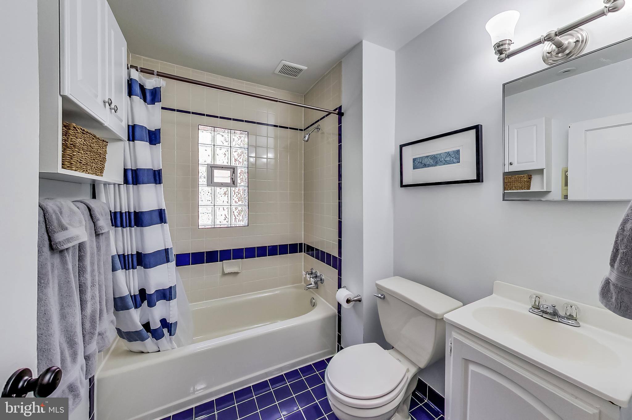 9 Lauer Terrace Silver Spring, MD 20901 - Photo 17 of 41 Main Floor Bathroom