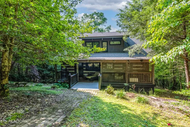 $395,000 | 311 Domar Drive, Townsend, TN 37882