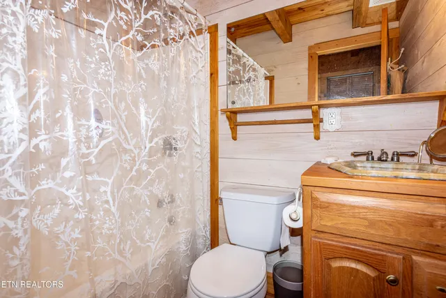 $395,000 | 311 Domar Drive, Townsend, TN 37882