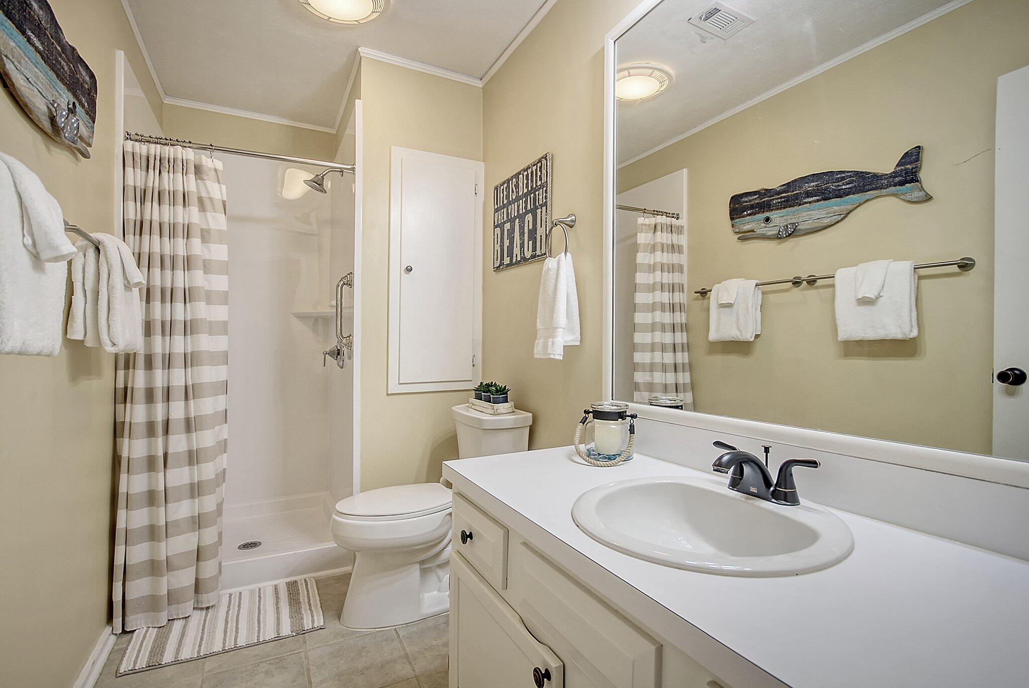 444 Double Eagle Trace Seabrook Island, SC 29455 - Photo 22 of 51 Guest Bath