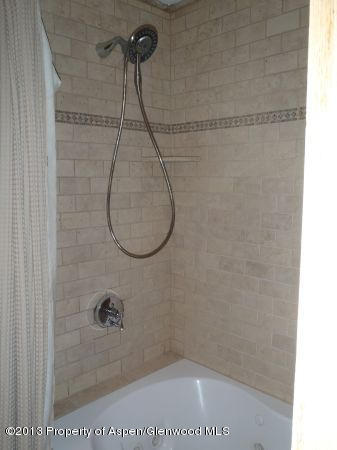 4070 Lower River Road, Unit 4 Snowmass, CO 81654 - Photo 17 of 22 Fixtures