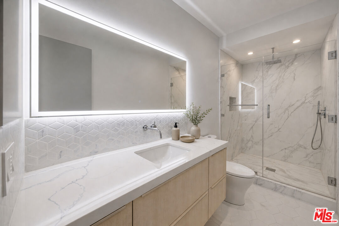 2412 Riverside Drive Los Angeles, CA 90039 - Photo 15 of 24