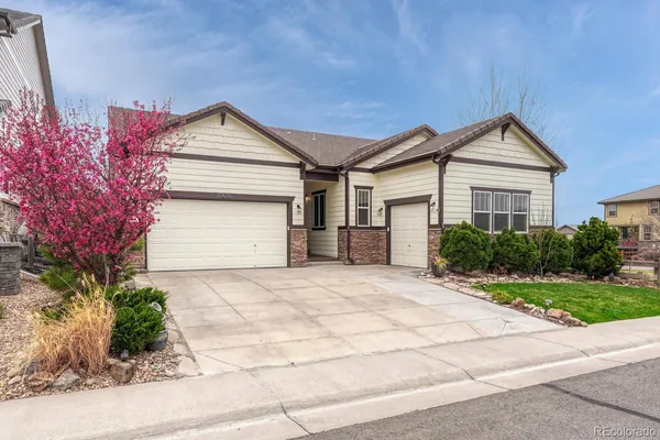 a house view with a outdoor space