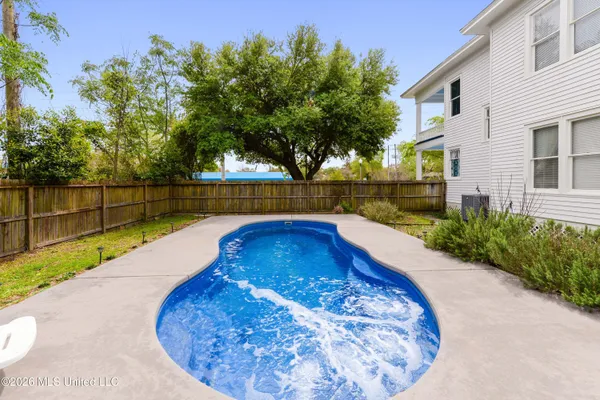 $695,000 | 620 Howard Avenue, Biloxi, MS 39530