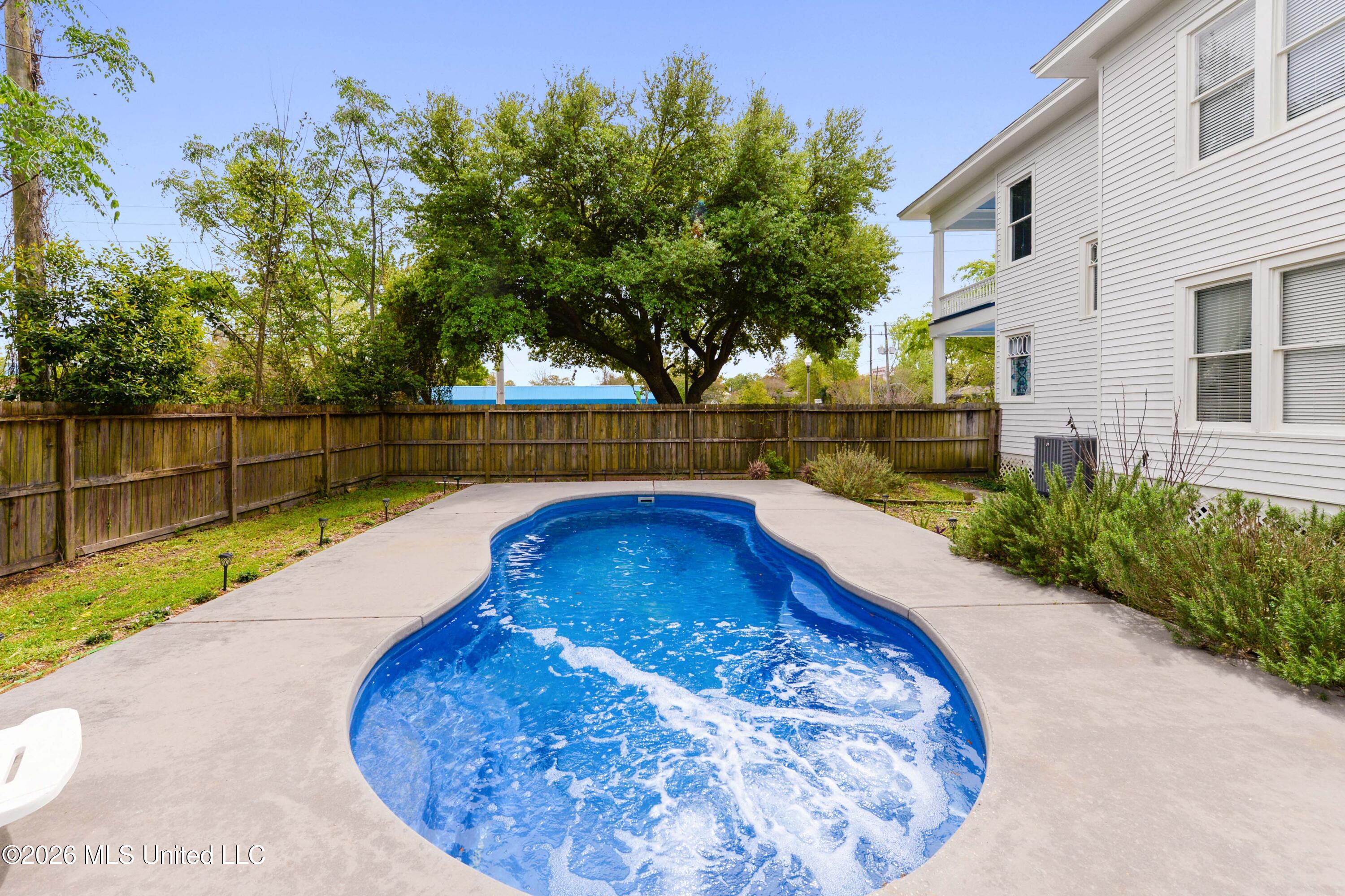 620 Howard Avenue Biloxi, MS 39530 - Photo 32 of 37 033