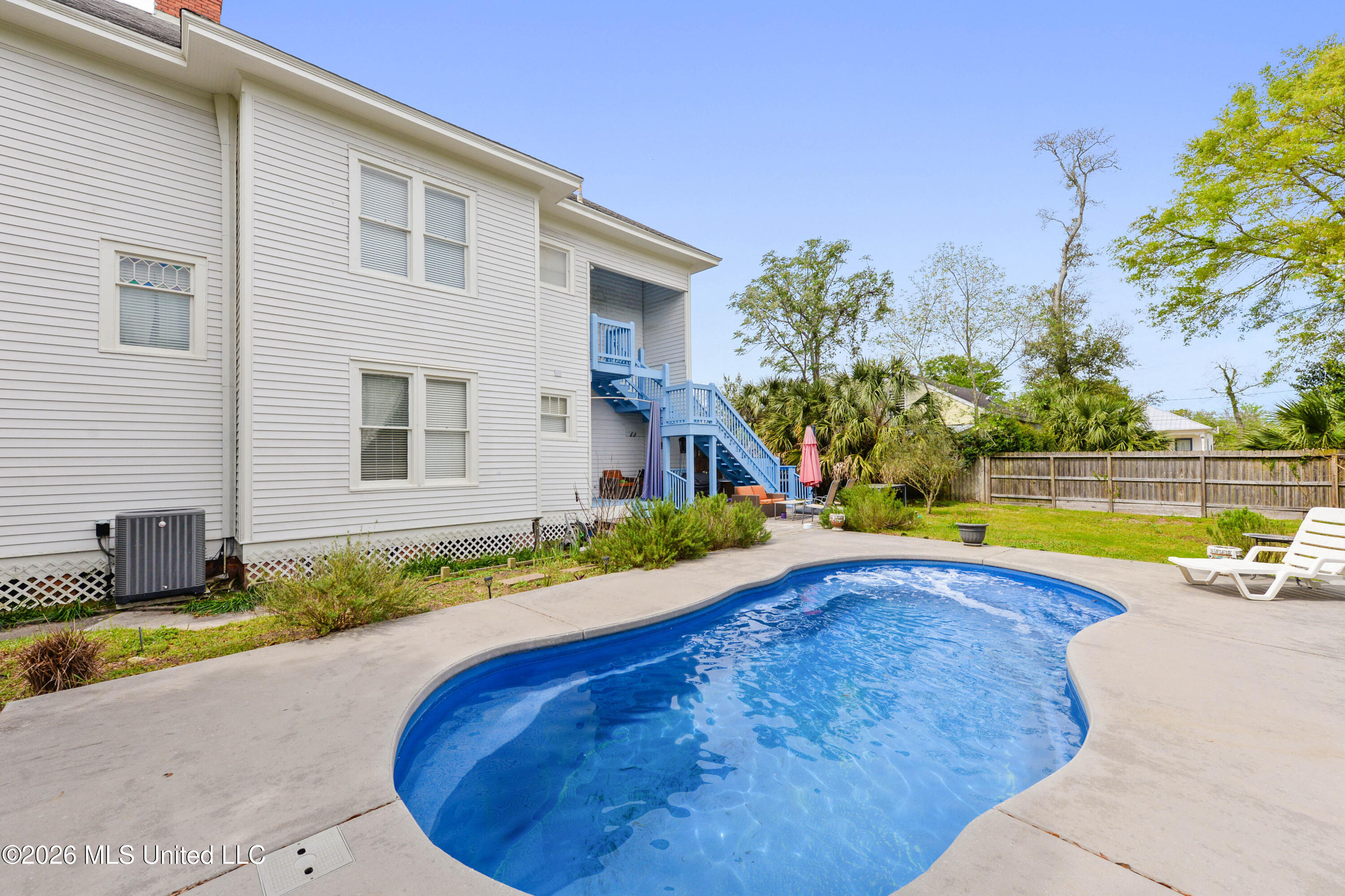 620 Howard Avenue Biloxi, MS 39530 - Photo 33 of 37 034