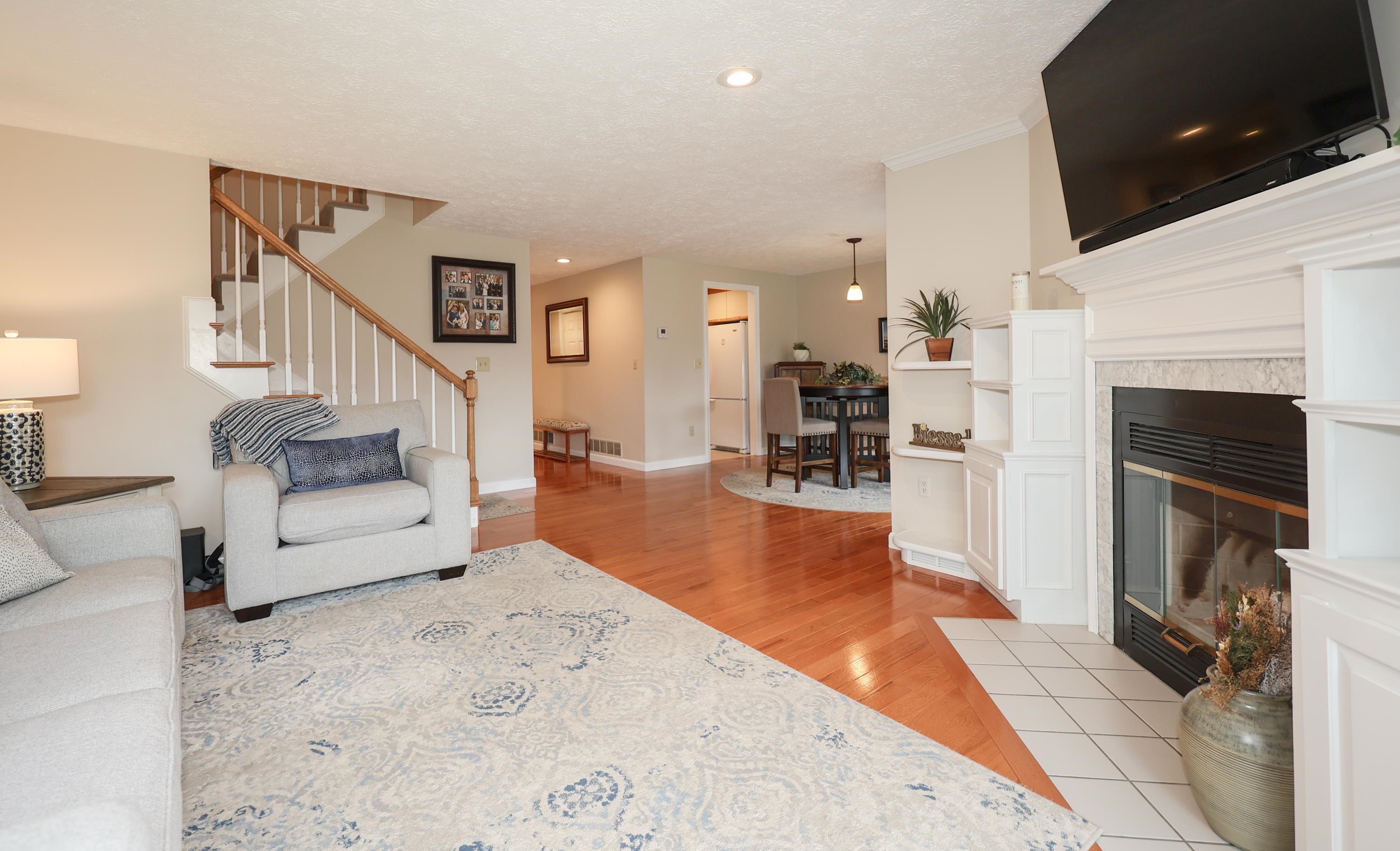 378 Winding Pond Road Londonderry, NH 03053 - Photo 4 of 46