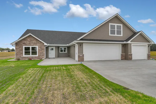 $599,900 | 1958 68th Avenue North, St. Cloud, MN 56303