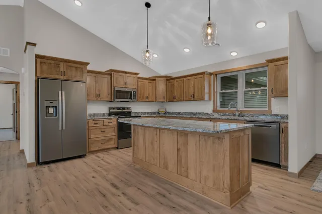 $599,900 | 1958 68th Avenue North, St. Cloud, MN 56303