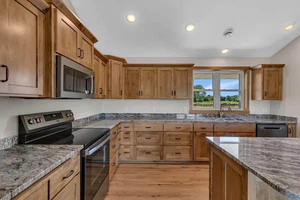 $599,900 | 1958 68th Avenue North, St. Cloud, MN 56303