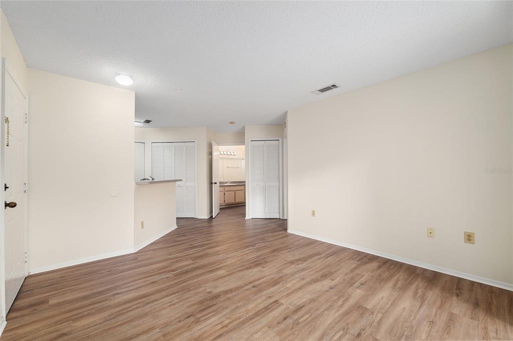 3705 Southwest 27th Street, Unit 412 Gainesville, FL 32608 - Photo 7 of 35