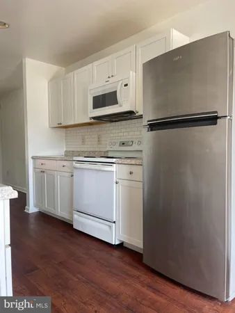 $1,850 | 113 Hartford Court, Charlottesville, VA 22902