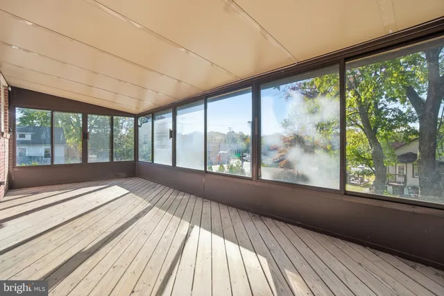 $300,000 | 121 1st Avenue, Halethorpe, MD 21227