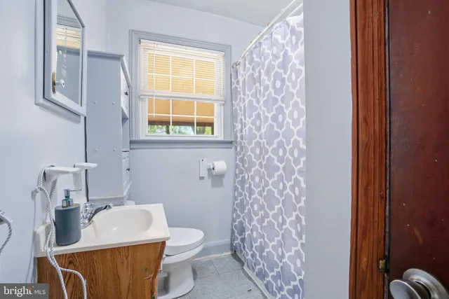 $300,000 | 121 1st Avenue, Halethorpe, MD 21227