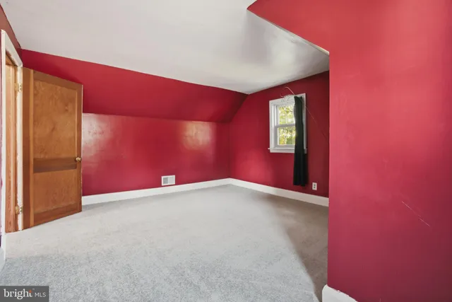 $300,000 | 121 1st Avenue, Halethorpe, MD 21227