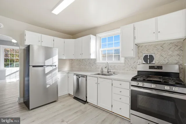 $300,000 | 121 1st Avenue, Halethorpe, MD 21227