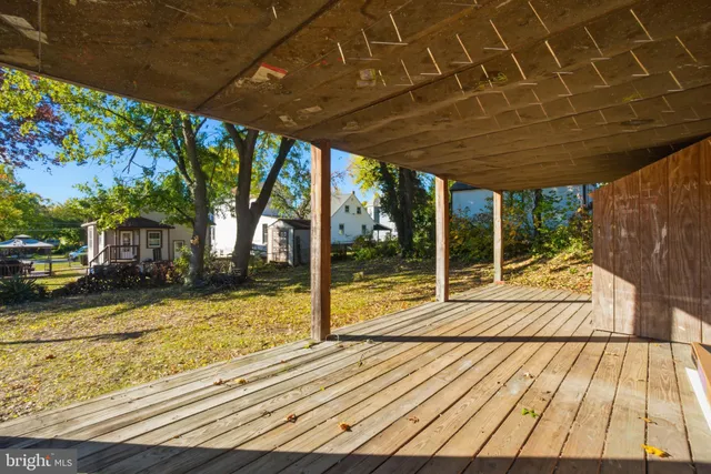 $300,000 | 121 1st Avenue, Halethorpe, MD 21227