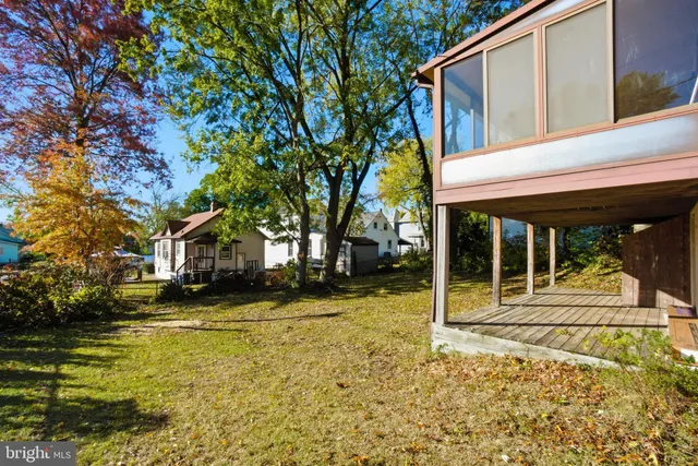 $300,000 | 121 1st Avenue, Halethorpe, MD 21227