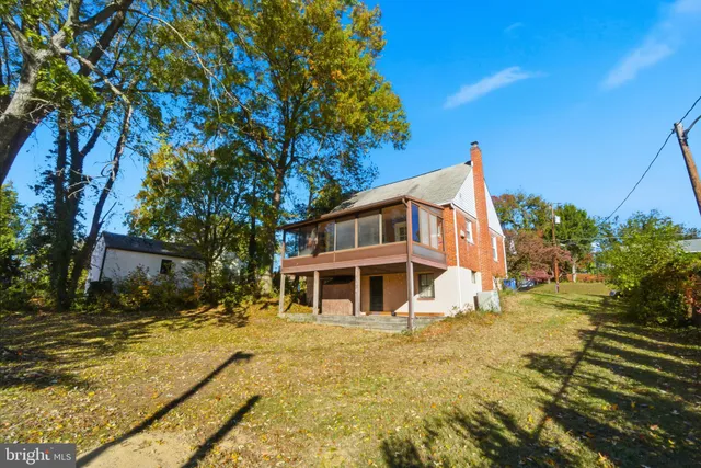 $300,000 | 121 1st Avenue, Halethorpe, MD 21227