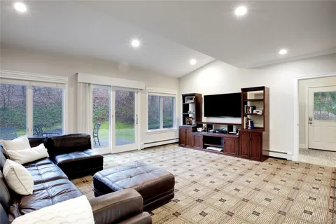 $2,749,000 | 330 Chestnut Drive, East Hills, NY 11576