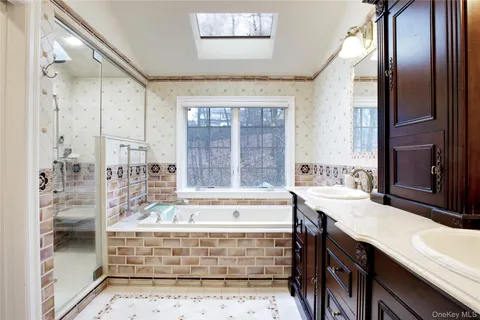 $2,749,000 | 330 Chestnut Drive, East Hills, NY 11576