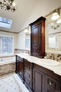 $2,749,000 | 330 Chestnut Drive, East Hills, NY 11576