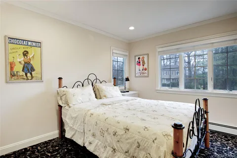 $2,749,000 | 330 Chestnut Drive, East Hills, NY 11576