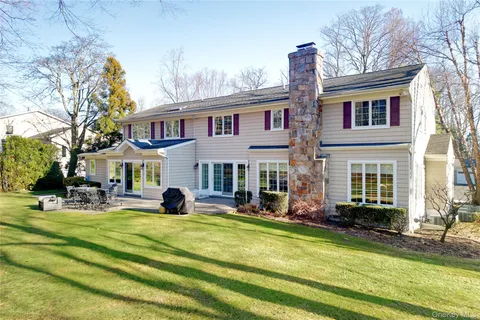 $2,749,000 | 330 Chestnut Drive, East Hills, NY 11576