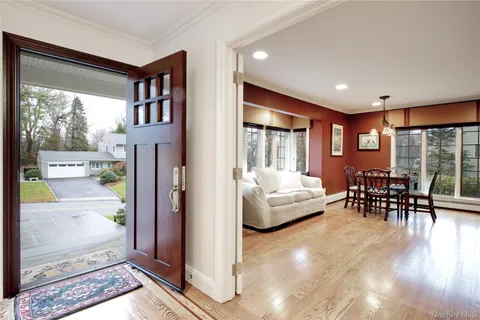 $2,749,000 | 330 Chestnut Drive, East Hills, NY 11576