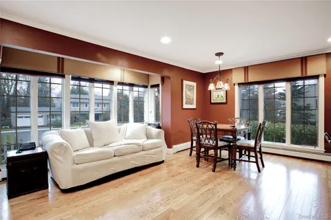 $2,749,000 | 330 Chestnut Drive, East Hills, NY 11576