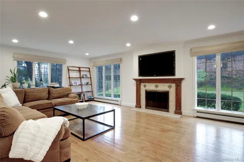 $2,749,000 | 330 Chestnut Drive, East Hills, NY 11576