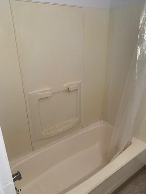 107 Overbrook Boulevard Pittsburgh, PA 15210 - Photo 15 of 21 a bathroom with a bathtub
