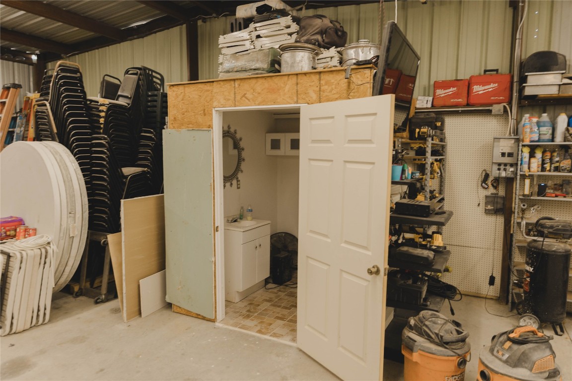 918 Fresa Road Pasadena, TX 77502 - Photo 46 of 47 Storage/Garage Bathroom